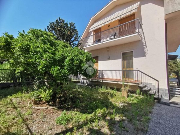 appartamento in vendita a Lentate sul Seveso in zona Camnago