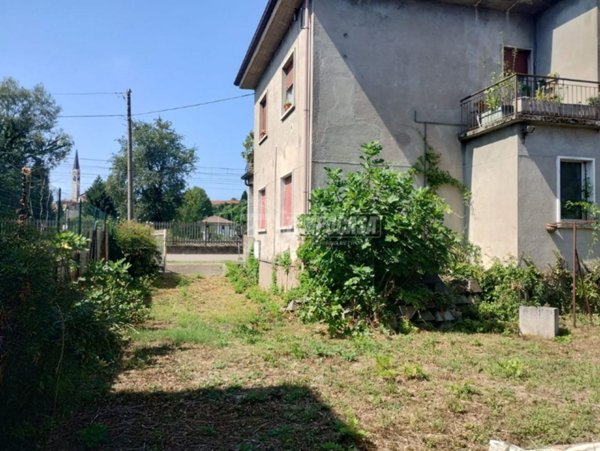 casa indipendente in vendita a Lentate sul Seveso in zona Camnago