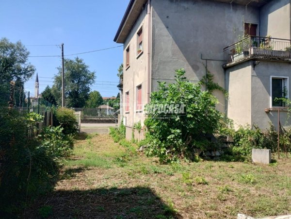 casa indipendente in vendita a Lentate sul Seveso in zona Camnago