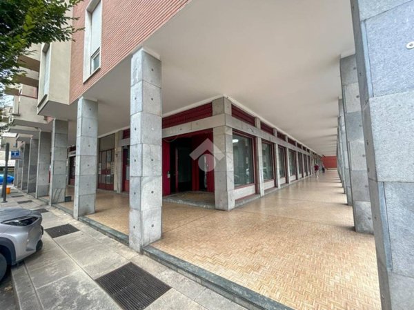 negozio in vendita a Lentate sul Seveso
