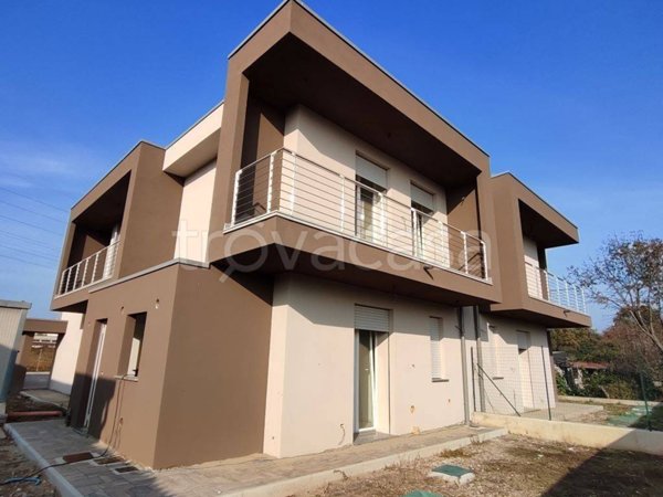 casa indipendente in vendita a Lentate sul Seveso in zona Copreno