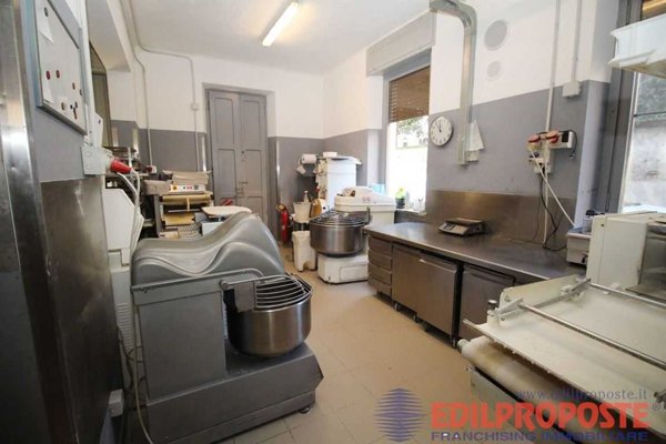 negozio in vendita a Lentate sul Seveso
