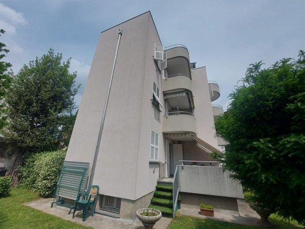appartamento in vendita a Lentate sul Seveso in zona Camnago