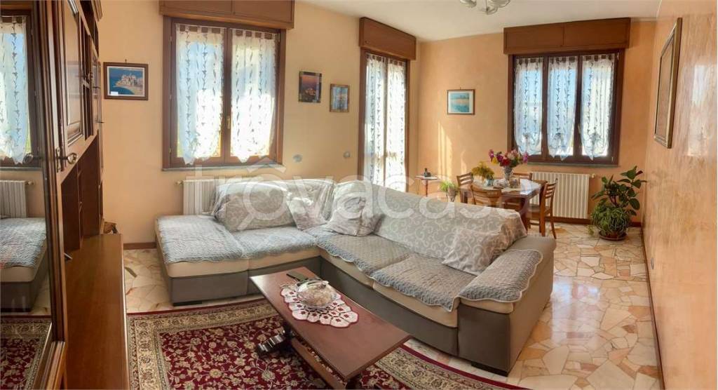 appartamento in vendita a Lentate sul Seveso in zona Camnago