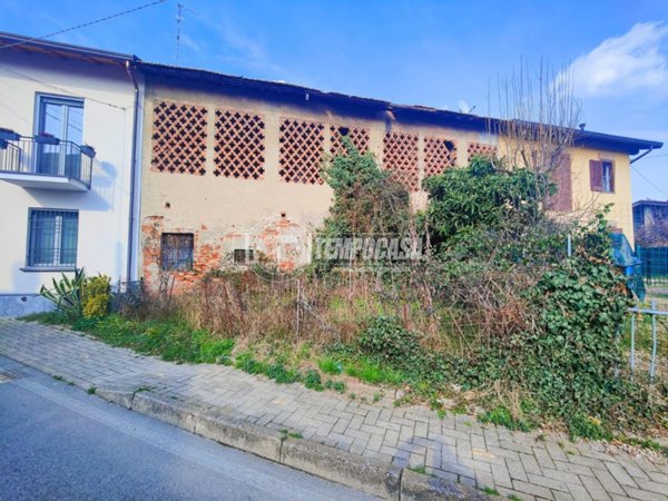 locale di sgombero in vendita a Lentate sul Seveso in zona Copreno
