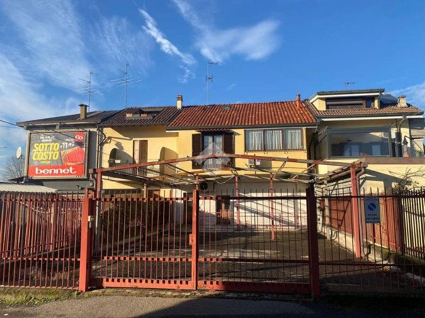 negozio in vendita a Lentate sul Seveso in zona Camnago