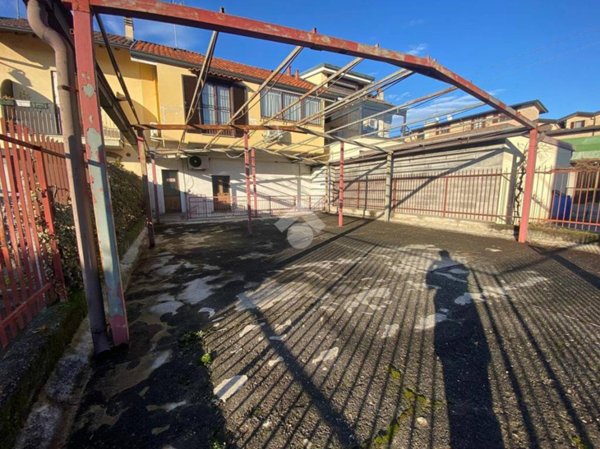 negozio in vendita a Lentate sul Seveso in zona Camnago