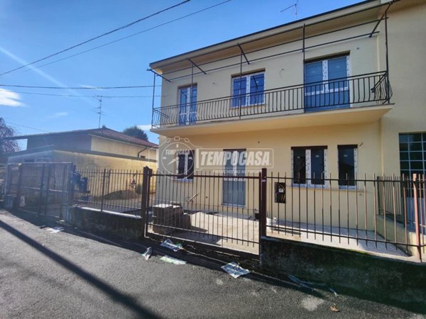 appartamento in vendita a Lentate sul Seveso in zona Birago