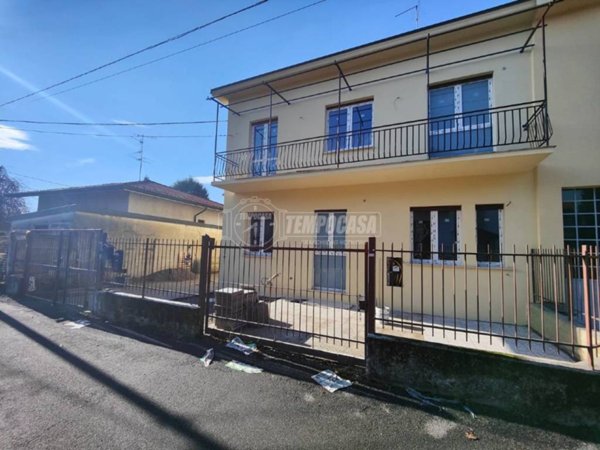 appartamento in vendita a Lentate sul Seveso in zona Camnago