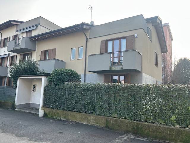 appartamento in vendita a Lentate sul Seveso in zona Camnago