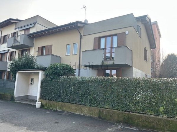 appartamento in vendita a Lentate sul Seveso in zona Camnago