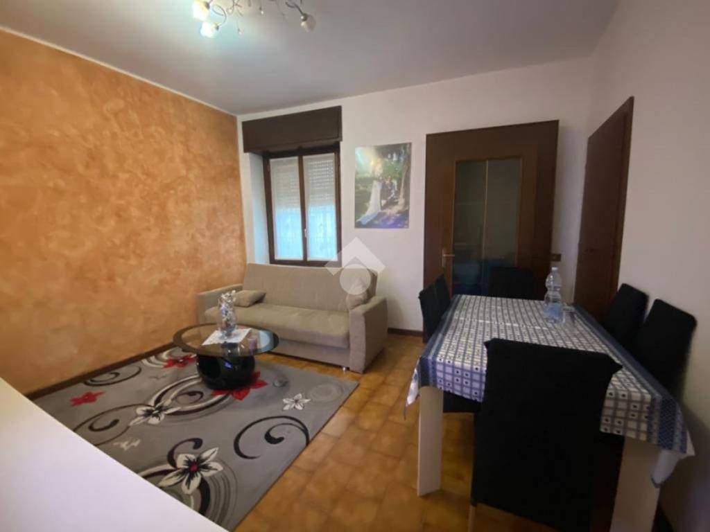 casa indipendente in vendita a Lentate sul Seveso in zona Birago
