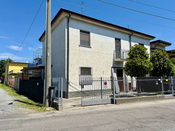 casa indipendente in vendita a Lentate sul Seveso