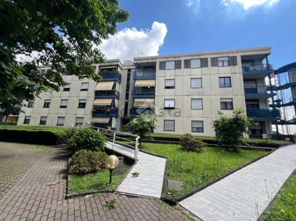 appartamento in vendita a Lentate sul Seveso in zona Copreno