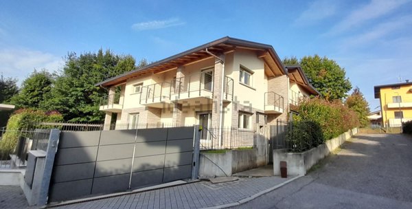 casa indipendente in vendita a Lentate sul Seveso