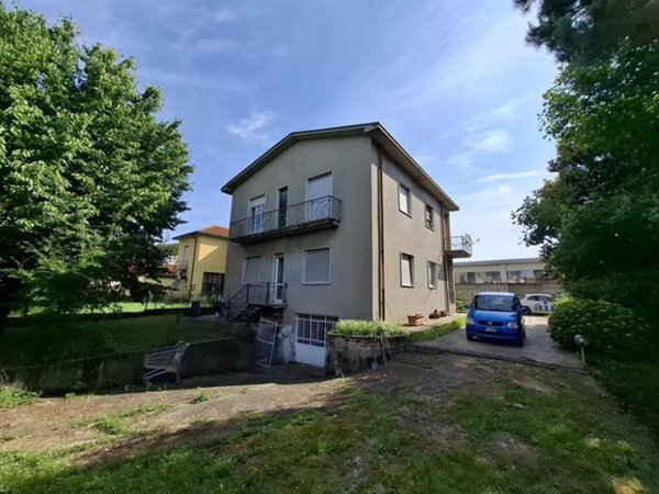 casa indipendente in vendita a Lentate sul Seveso in zona Camnago