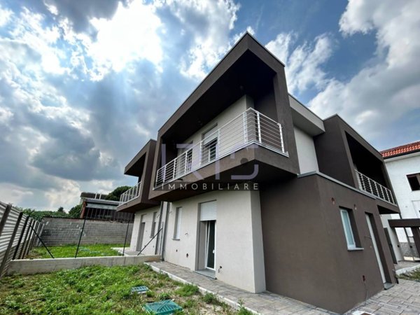 casa indipendente in vendita a Lentate sul Seveso in zona Copreno