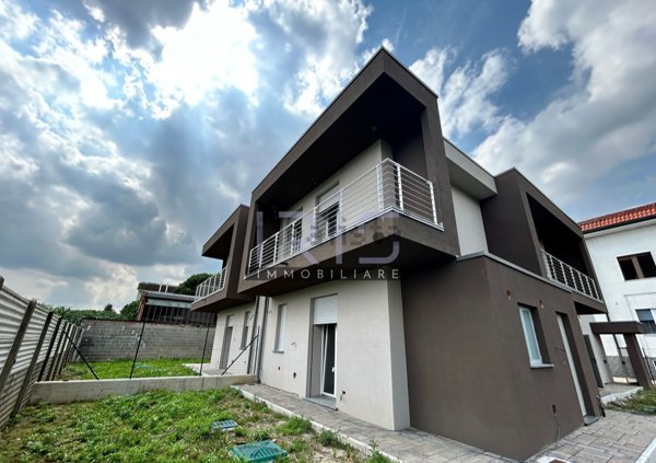 casa indipendente in vendita a Lentate sul Seveso in zona Copreno