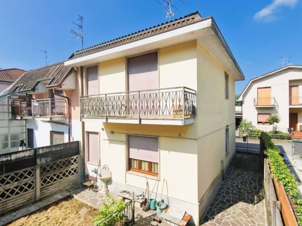 casa indipendente in vendita a Lentate sul Seveso
