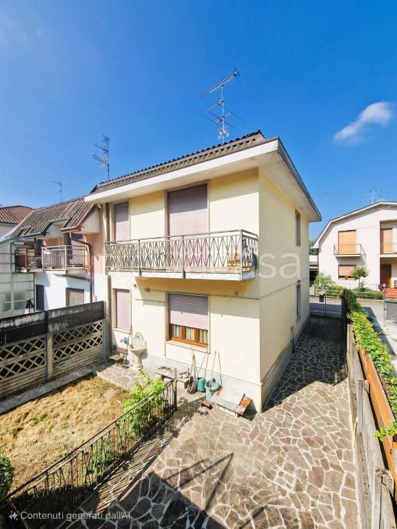 casa indipendente in vendita a Lentate sul Seveso