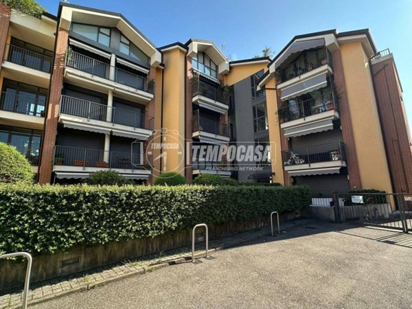 appartamento in vendita a Lentate sul Seveso in zona Camnago