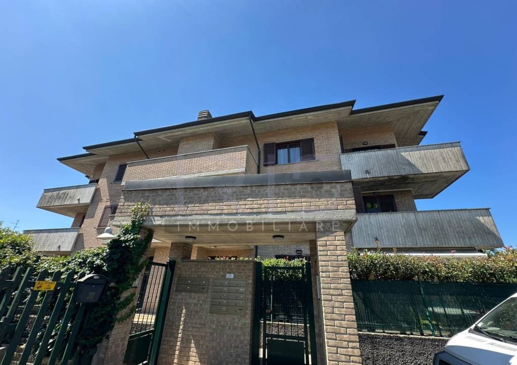 appartamento in vendita a Lentate sul Seveso in zona Birago