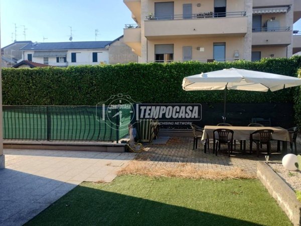 appartamento in vendita a Lentate sul Seveso in zona Camnago