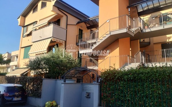 appartamento in vendita a Lentate sul Seveso in zona Camnago