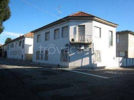 capannone in vendita a Lentate sul Seveso in zona Camnago
