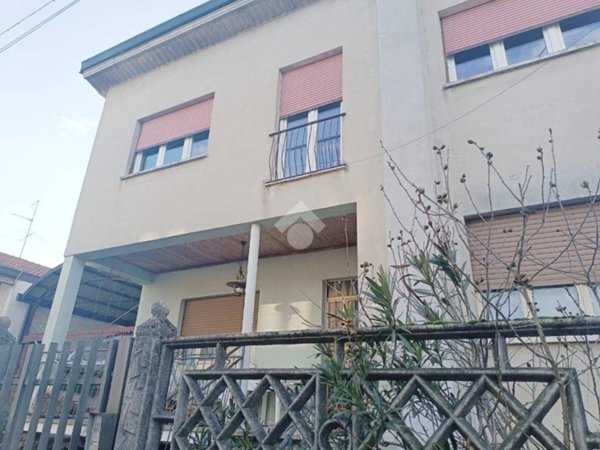 appartamento in vendita a Lentate sul Seveso in zona Camnago