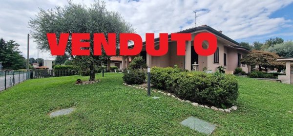 casa indipendente in vendita a Lentate sul Seveso