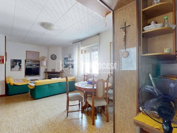 appartamento in vendita a Lentate sul Seveso in zona Mocchirolo