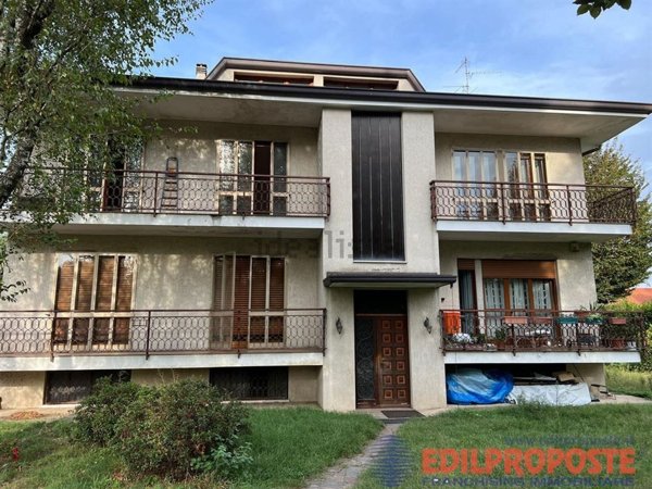 appartamento in vendita a Lentate sul Seveso in zona Birago