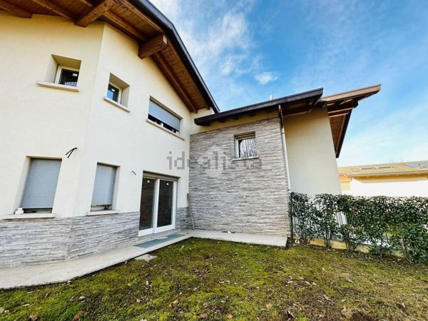 appartamento in vendita a Lentate sul Seveso in zona Mocchirolo