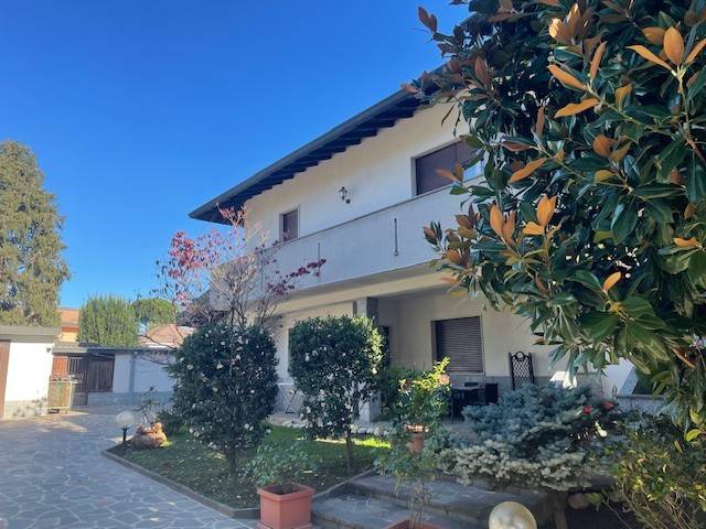 appartamento in vendita a Lentate sul Seveso in zona Camnago