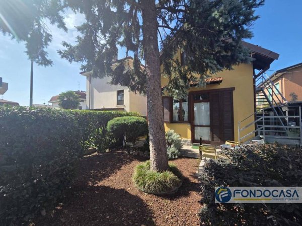 casa indipendente in vendita a Lentate sul Seveso