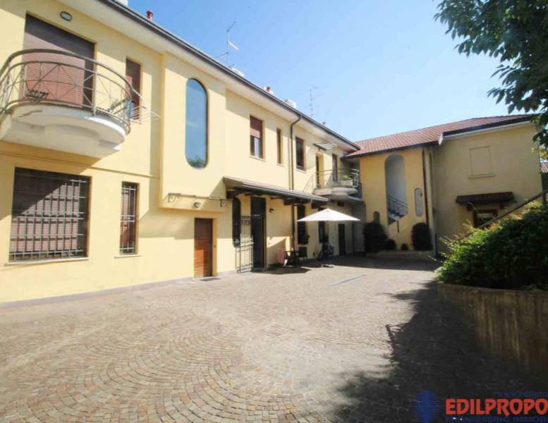 appartamento in vendita a Lentate sul Seveso in zona Birago