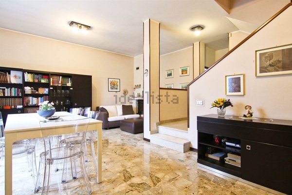 casa indipendente in vendita a Lentate sul Seveso