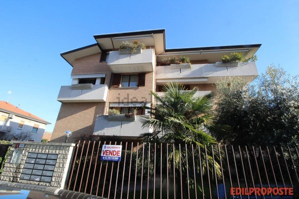 appartamento in vendita a Lentate sul Seveso