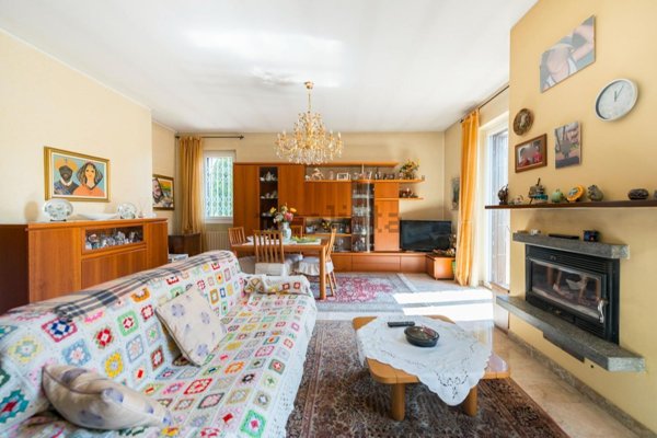 casa indipendente in vendita a Lentate sul Seveso