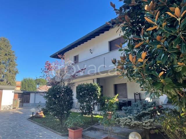 appartamento in vendita a Lentate sul Seveso in zona Camnago