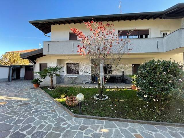 appartamento in vendita a Lentate sul Seveso in zona Camnago