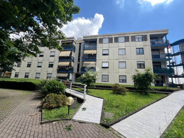 appartamento in vendita a Lentate sul Seveso in zona Copreno