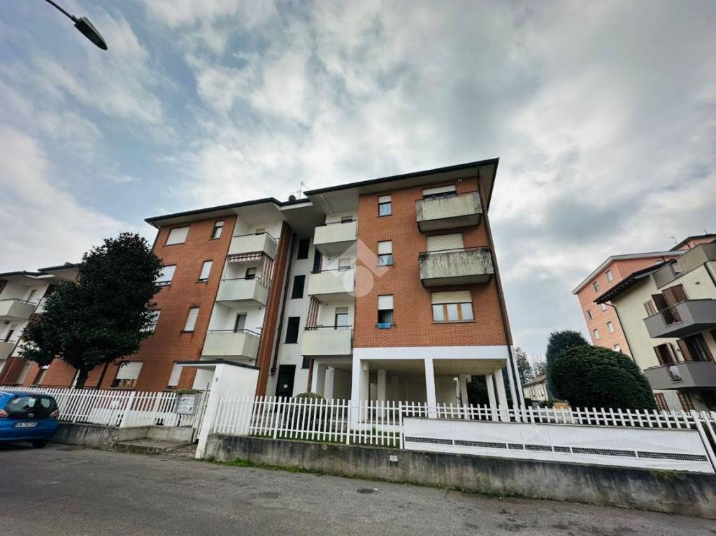 appartamento in vendita a Lentate sul Seveso in zona Camnago