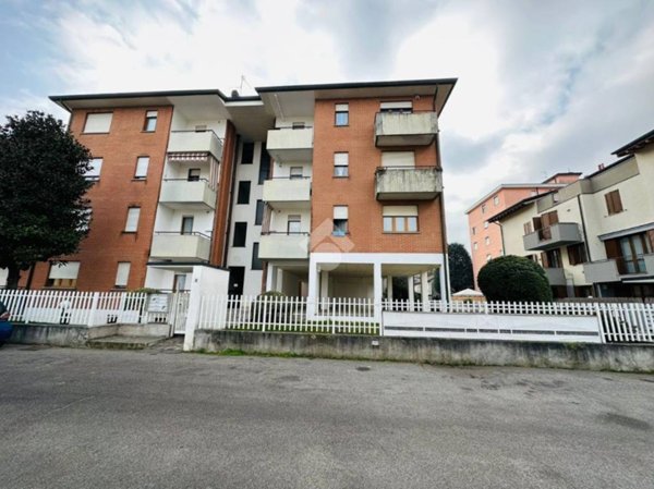 appartamento in vendita a Lentate sul Seveso in zona Camnago