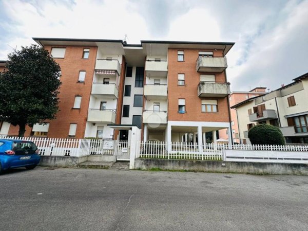 appartamento in vendita a Lentate sul Seveso in zona Camnago