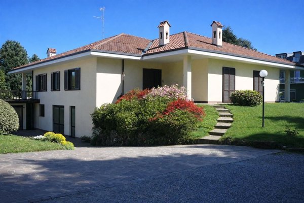 casa indipendente in vendita a Lentate sul Seveso