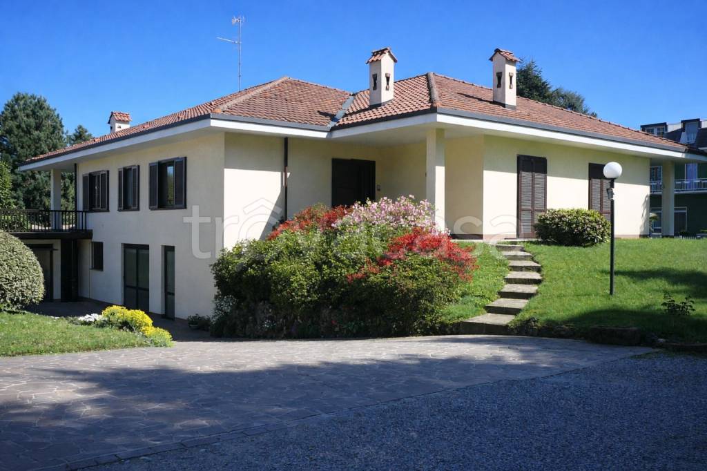 casa indipendente in vendita a Lentate sul Seveso