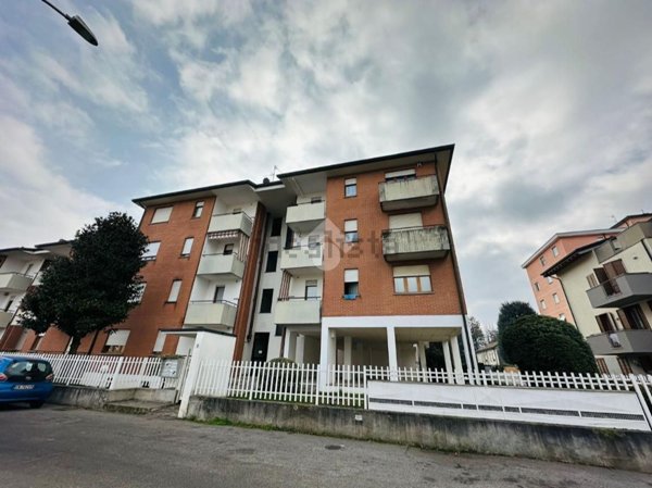 appartamento in vendita a Lentate sul Seveso in zona Camnago