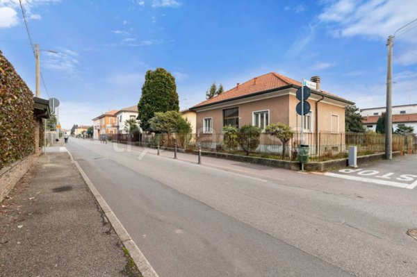casa indipendente in vendita a Lentate sul Seveso